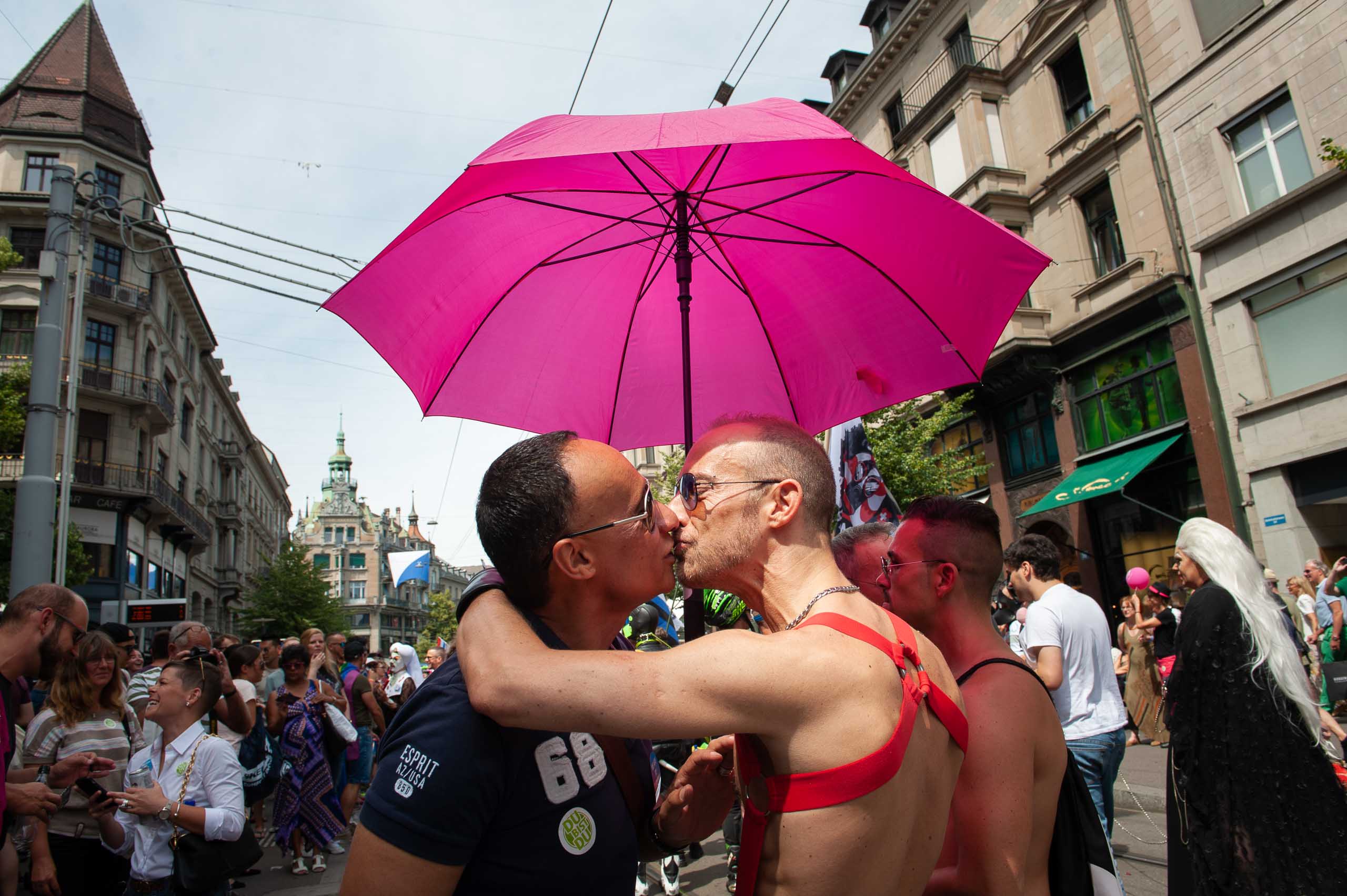 Zurich pride festival 2018 hochzeitsfotograf zurich bern geneva basel lausanne winterthur luzern switzerland wedding photographer street photojournalist 105