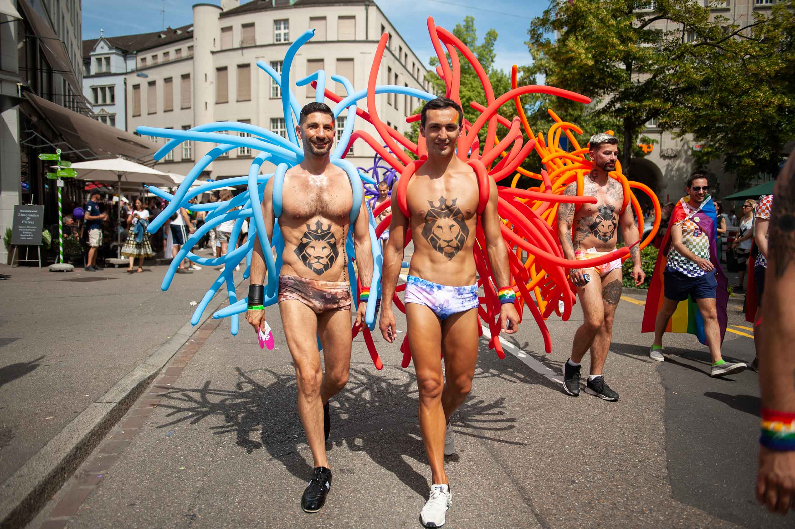 Zurich pride festival 2018 hochzeitsfotograf zurich bern geneva basel lausanne winterthur luzern switzerland wedding photographer street photojournalist 114