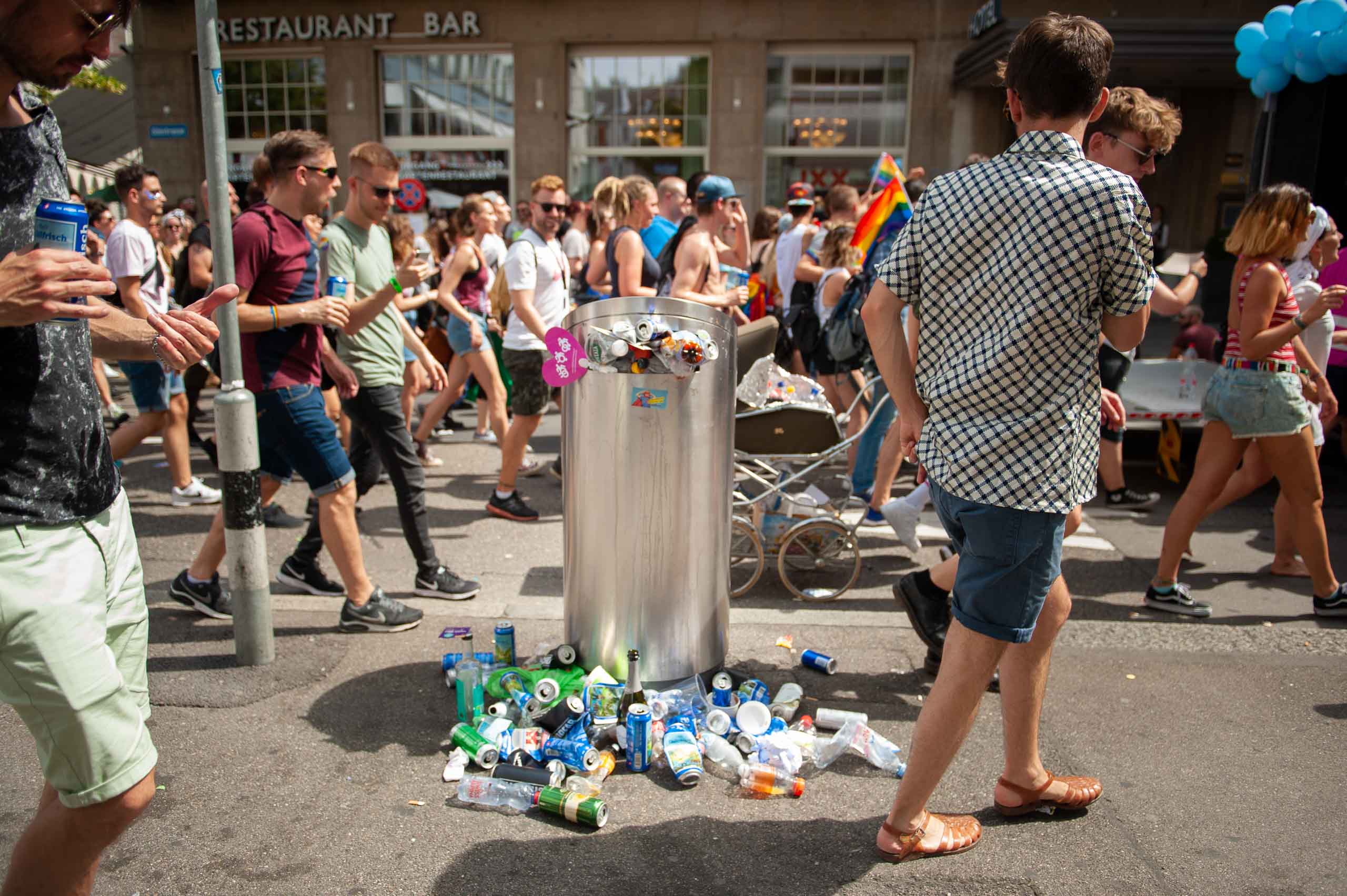 Zurich pride festival 2018 hochzeitsfotograf zurich bern geneva basel lausanne winterthur luzern switzerland wedding photographer street photojournalist 116