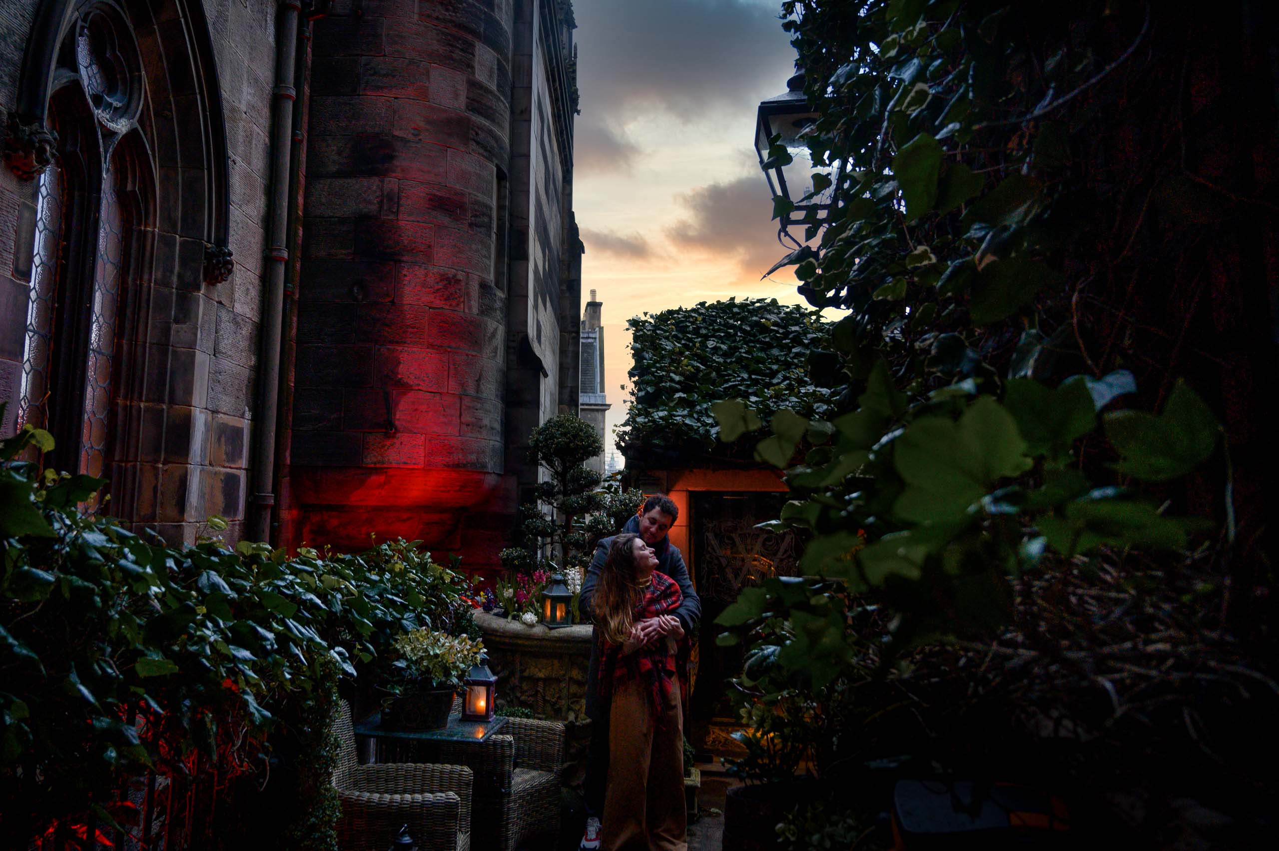 Royal mile edinburgh castle wedding photographer luz nico 050